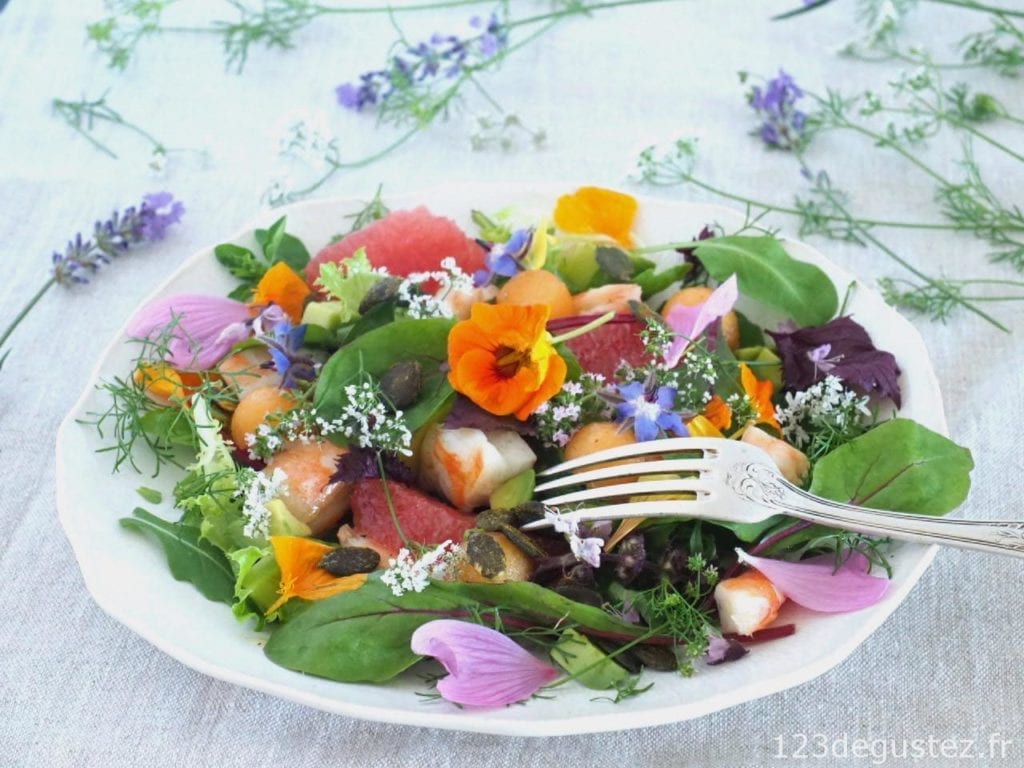salade de fleurs et herbes