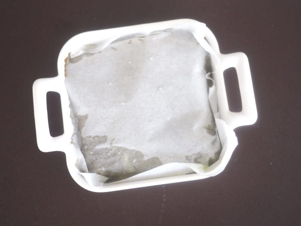 féta en papillote de feuilles de vigne