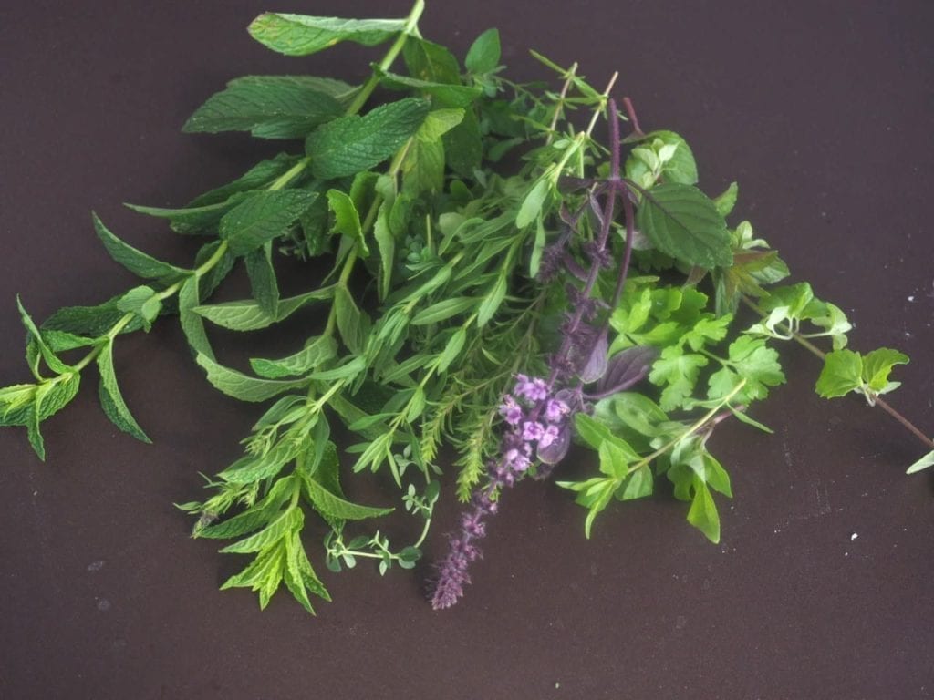 féta en papillote de feuilles de vigne