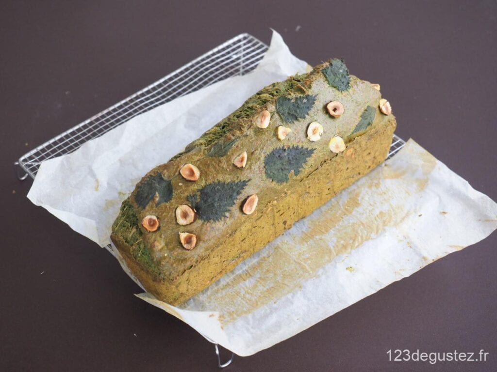 pain d'ortie aux noisettes