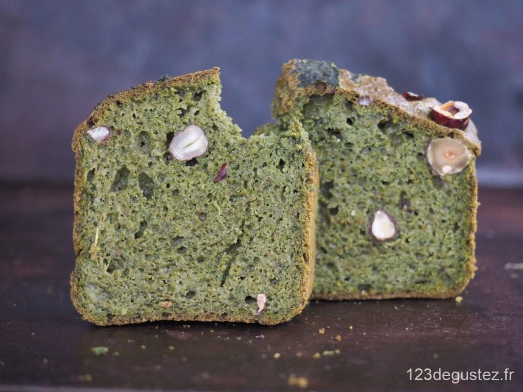 pain d'ortie aux noisettes