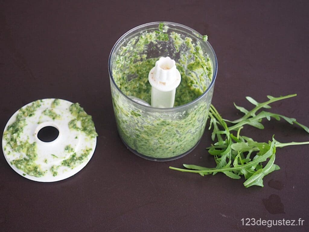 asperges sauce roquette