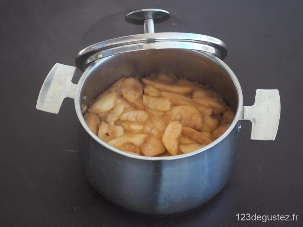 Pommes confites au caramel