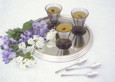 Soupe froide aux orties